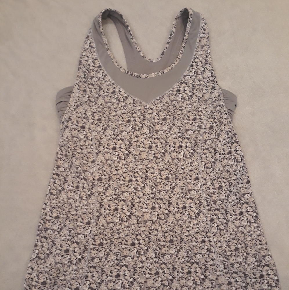 Lululemon Size 6 Crossback Floral Top